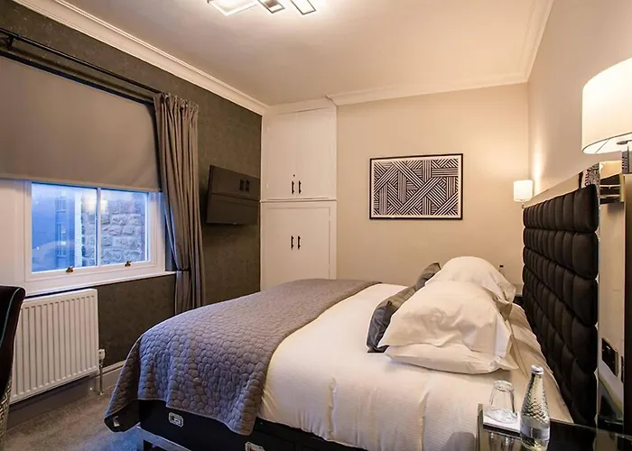 西园酒店 哈罗盖特